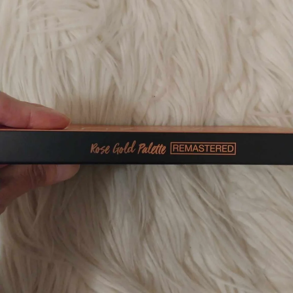 💖FIRM! NWT HUDA BEAUTY ROSEGOLD REMASTERED EYESHADOW PALETTE